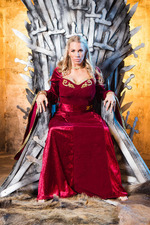 Queen Of Thrones: Part 4 (A XXX Parody)-00