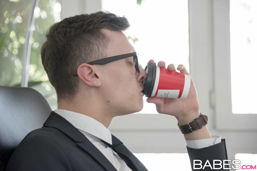 I'm The Captain Now-05