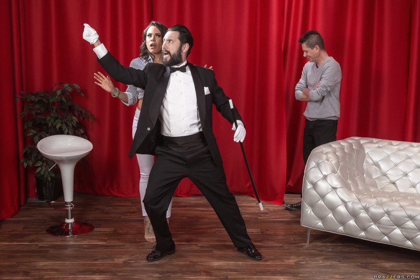 Now You See Me, Now You Ho-07