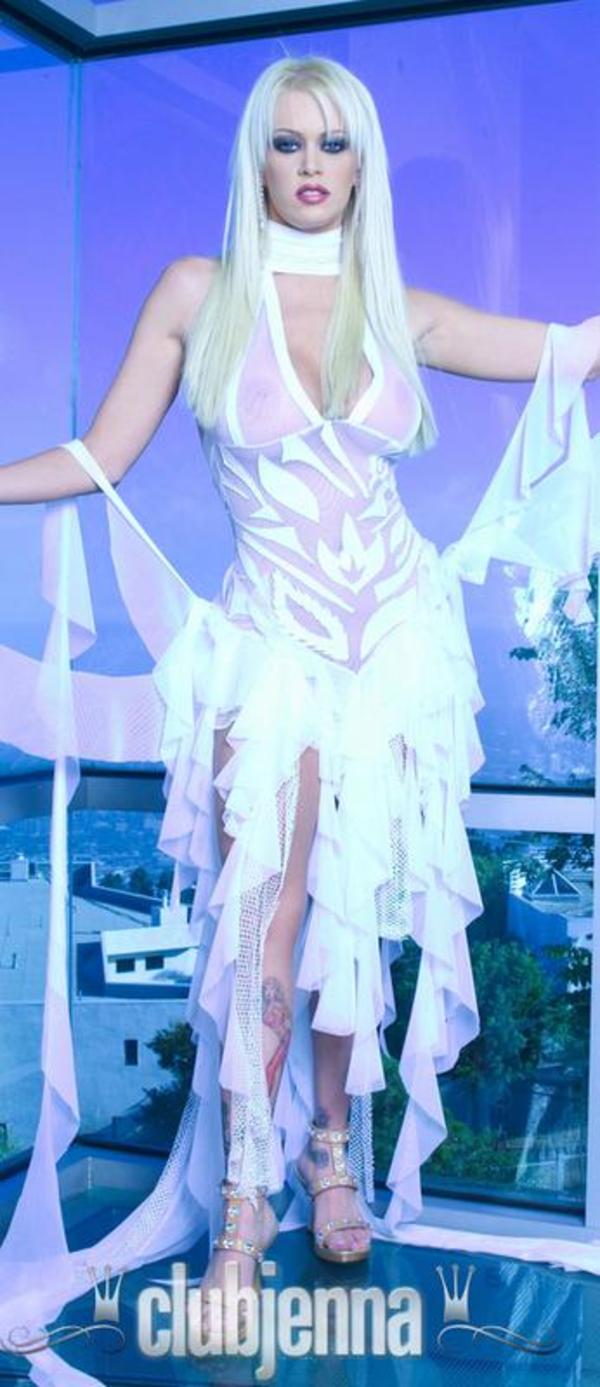 Jenna Jameson Spreads Her Wet Pussy Lips-00