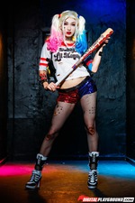 Harley Quinn Stripping For You-00