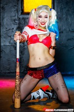 Harley Quinn Stripping For You-09