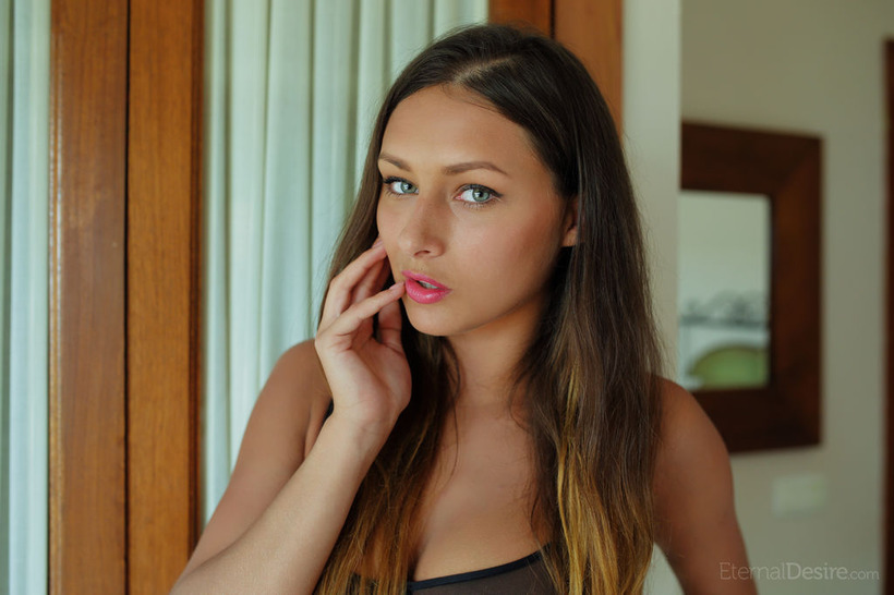 Hot Nude Teeen Yarina A Posing-06