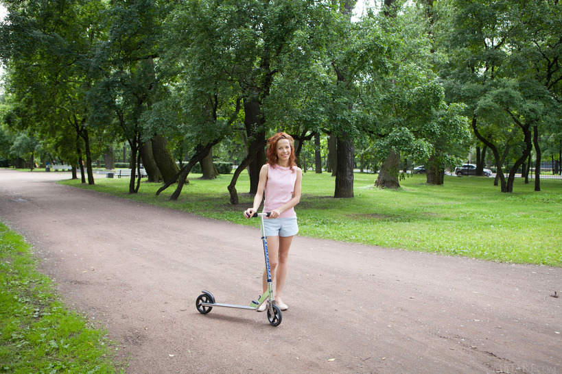 French femme fatale Dennie-01