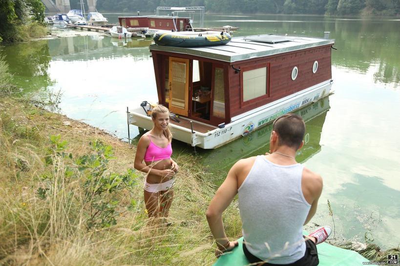 House Boat Full Of Teens-04