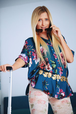 hot blonde Lisa Dawn-01