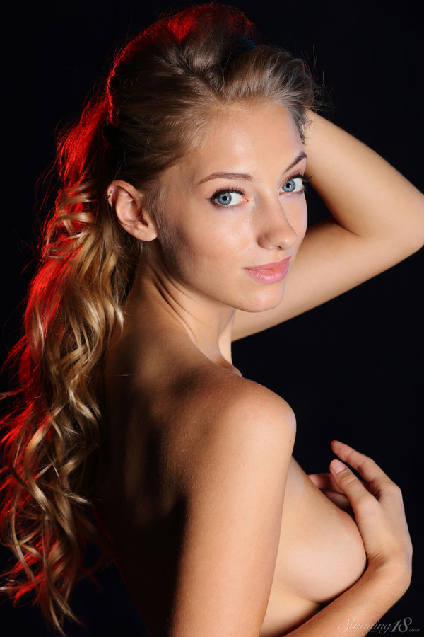 Blond Curls Ellison G-17