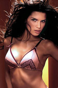 Top Supermodel Raica Oliveira